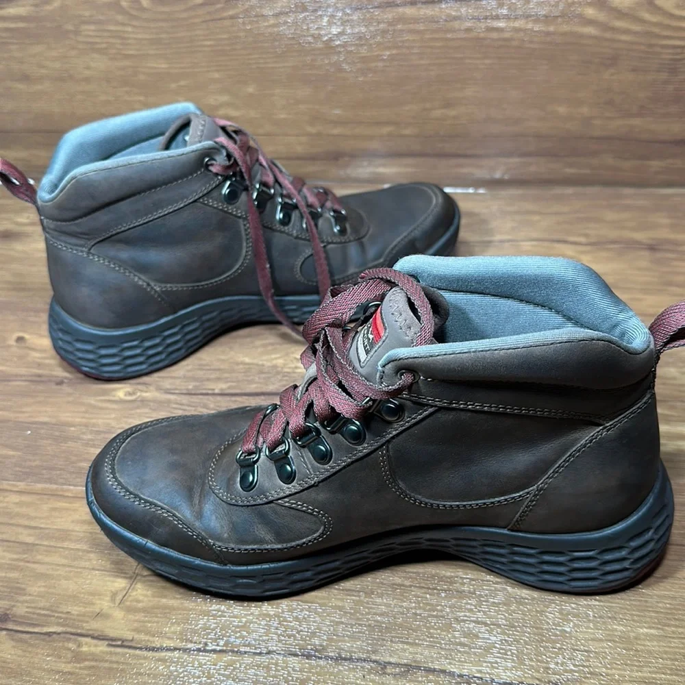 Rockport Hydro shield water proof men’s boot size 7M